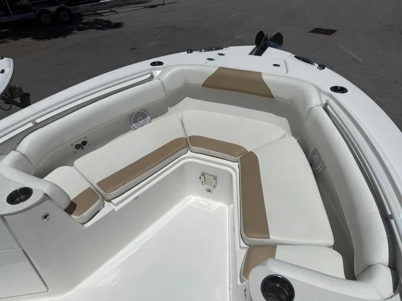 Slide: The Image of Edgewater 262CC 2022 - 11