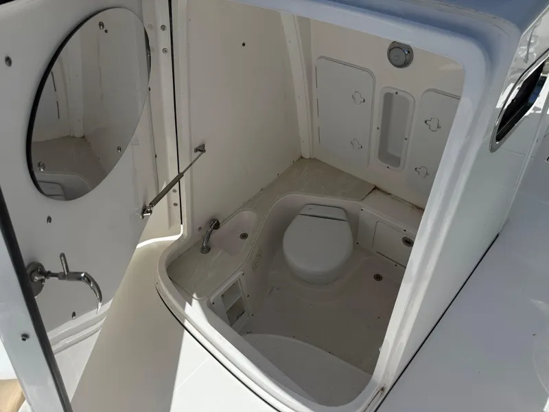 Slide: The Image of Edgewater 262CC 2022 - 2