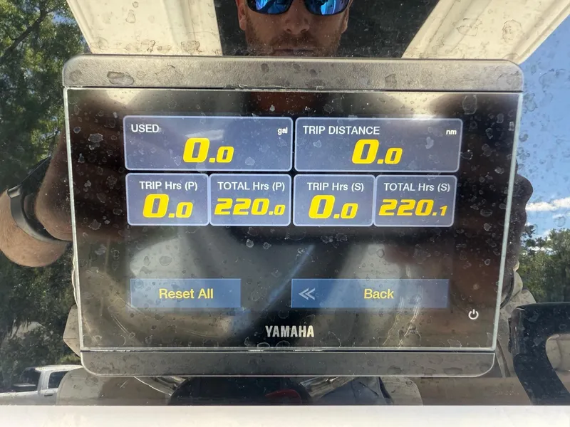 Slide: The Image of Edgewater 262CC 2022 - 4