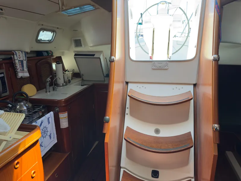 Slide: The Image of Beneteau 411 2000 - 54