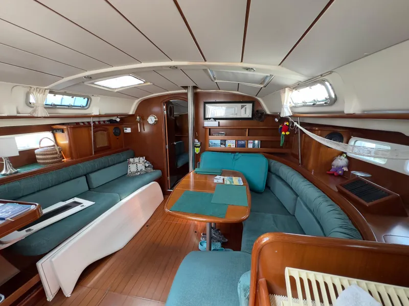 Slide: The Image of Beneteau 411 2000 - 56