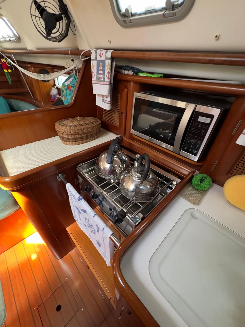 Slide: The Image of Beneteau 411 2000 - 58