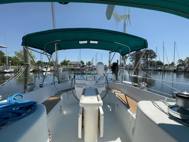 Slide: The Image of Beneteau 411 2000 - 62