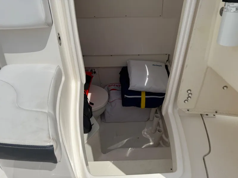 Slide: The Image of Robalo R302 Center Console 2019 - 60