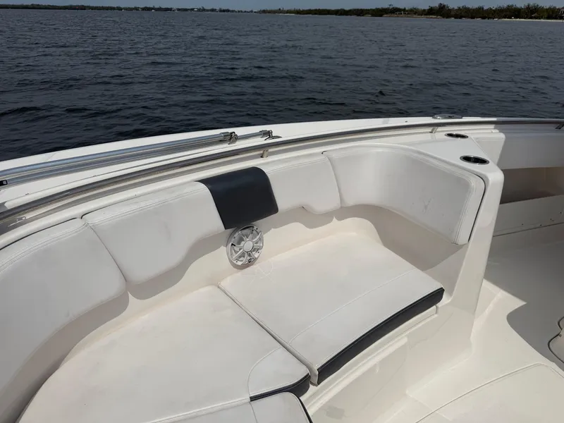 Slide: The Image of Robalo R302 Center Console 2019 - 64