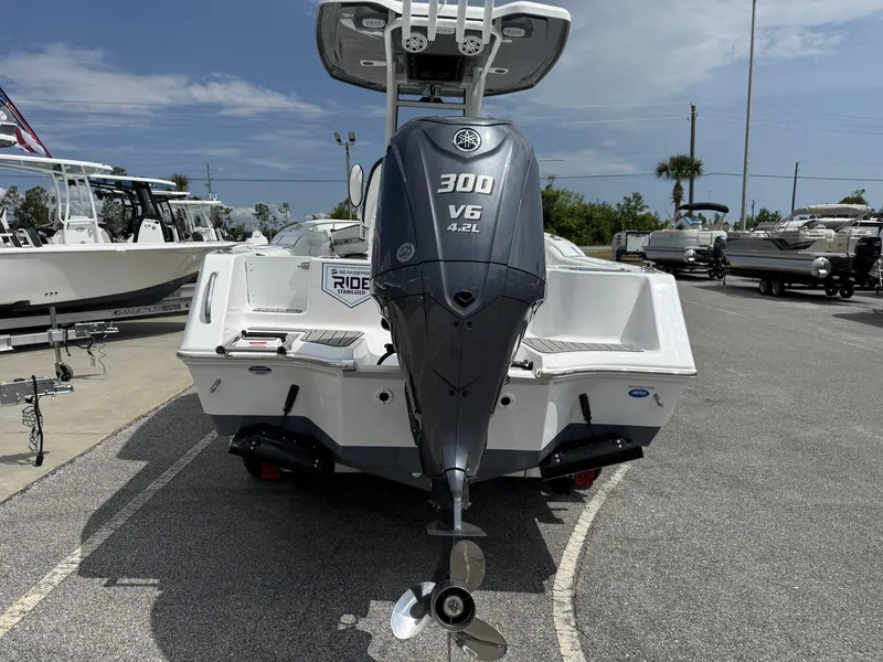 Slide: The Image of Tidewater 232 CC Adventure 2025 - 4