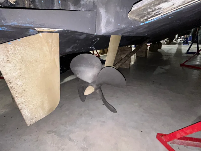 Slide: The Image of Sealine F44 2000 - 70