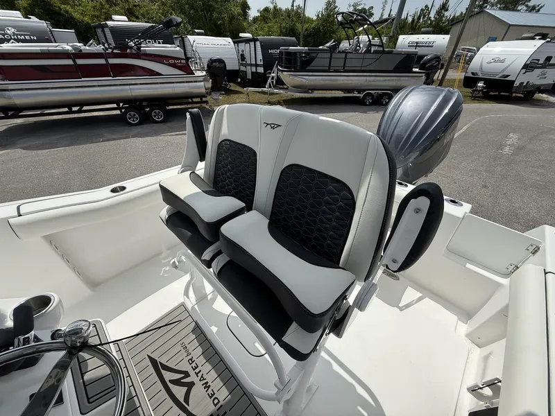 Slide: The Image of Tidewater 232 CC Adventure 2025 - 10