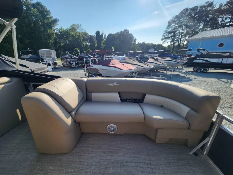 Slide: The Image of SunChaser 822 LZ 2023 - 10