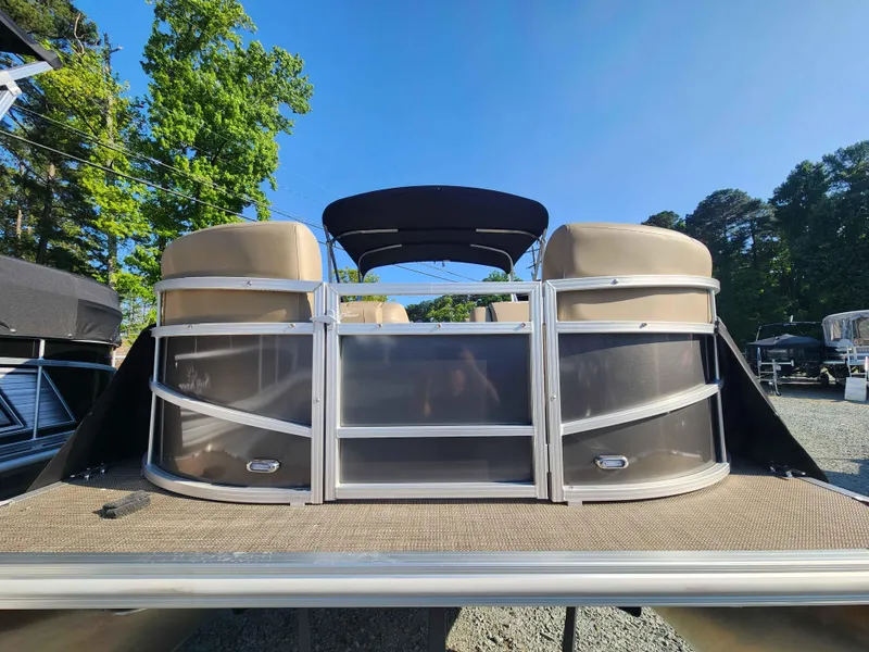 Slide: The Image of SunChaser 822 LZ 2023 - 12