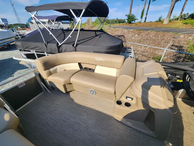 Slide: The Image of SunChaser 822 LZ 2023 - 9