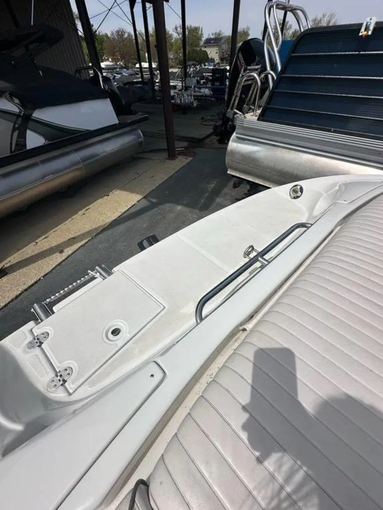 Slide: The Image of Crownline Boats 185 SS 2009 - 19