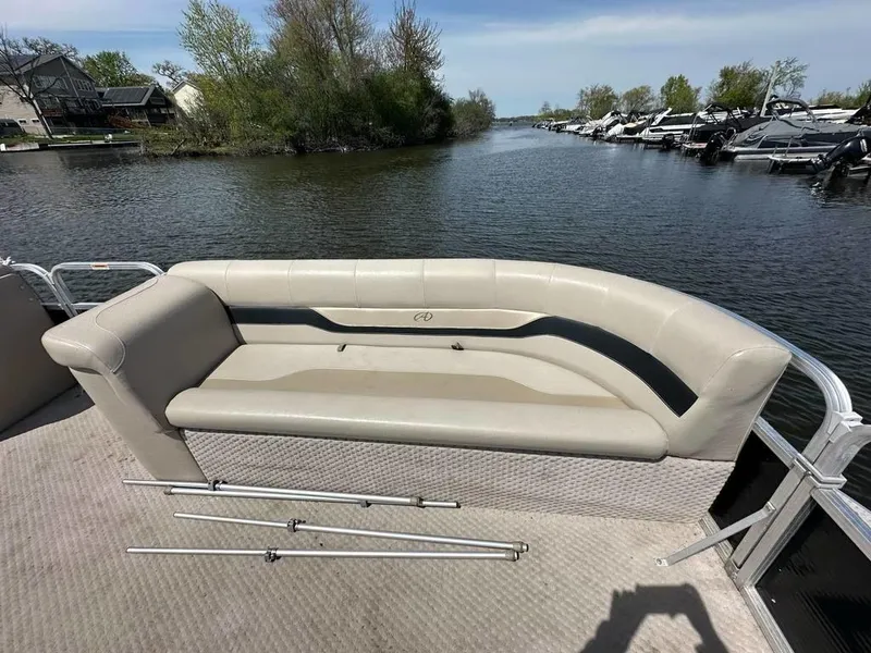 Slide: The Image of Avalon LS 2300 2011 - 4