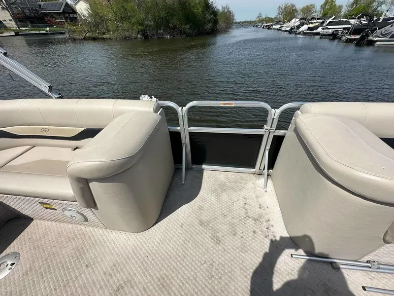 Slide: The Image of Avalon LS 2300 2011 - 6