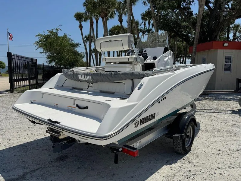 Slide: The Image of Yamaha 195 FSH Deluxe 2022 - 13