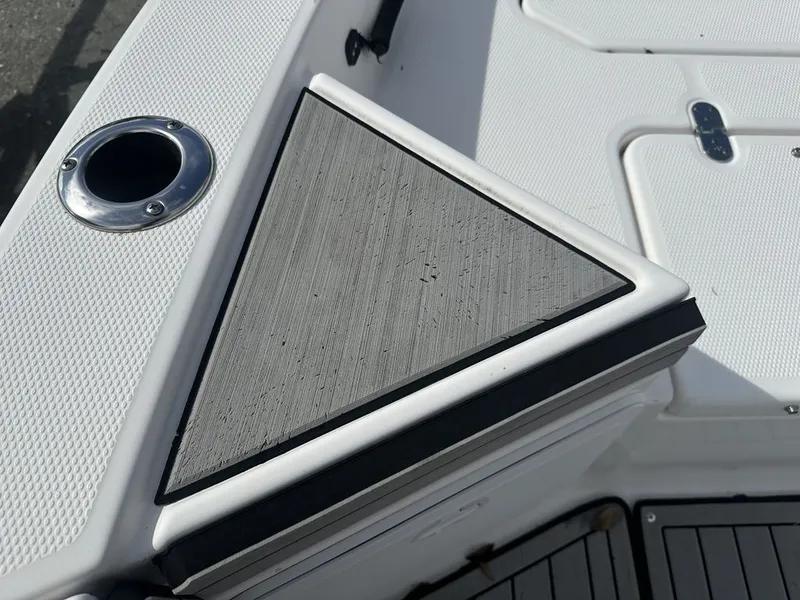 Slide: The Image of Yamaha 195 FSH Deluxe 2022 - 22