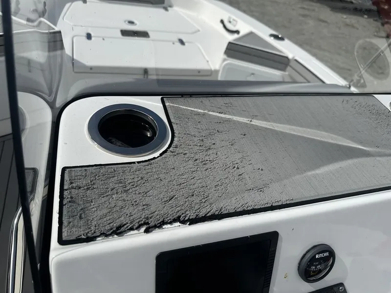 Slide: The Image of Yamaha 195 FSH Deluxe 2022 - 25