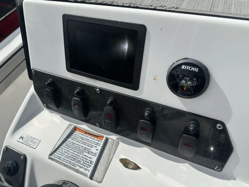 Slide: The Image of Yamaha 195 FSH Deluxe 2022 - 31