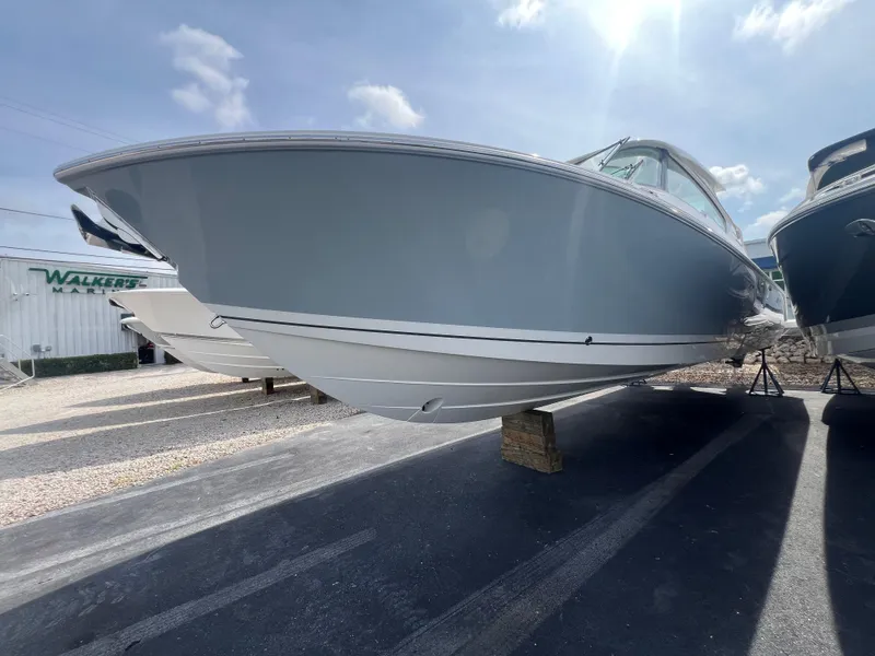 Slide: The Image of 2025 Pursuit 326 Dc - Image 2 - 2