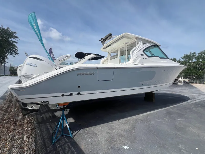 Slide: The Image of 2025 Pursuit 326 Dc - Image 4 - 4