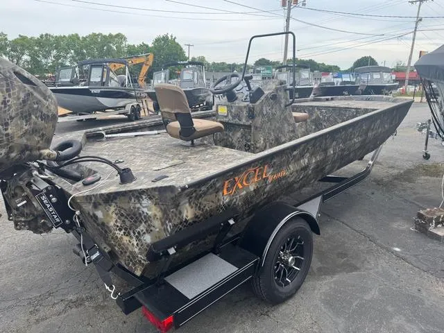 Slide: The Image of Excel 1960 Stalker - 90 HP 2025 - 8