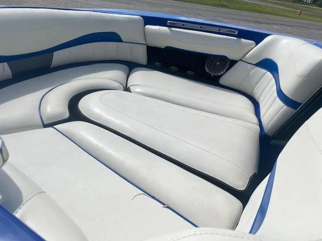 Slide: The Image of Malibu Wakesetter 22 MXZ 2012 - 10