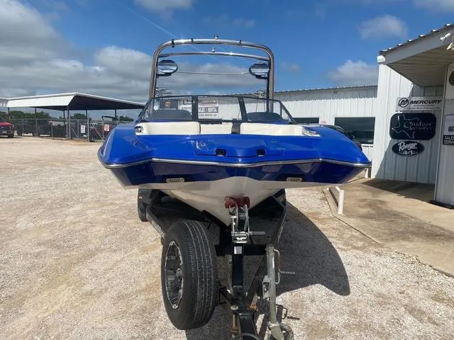 Slide: The Image of Malibu Wakesetter 22 MXZ 2012 - 3