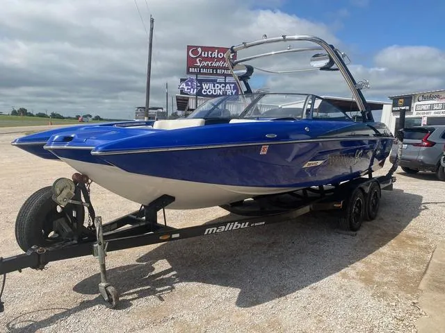 Slide: The Image of Malibu Wakesetter 22 MXZ 2012 - 4