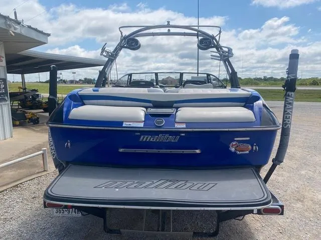 Slide: The Image of Malibu Wakesetter 22 MXZ 2012 - 6