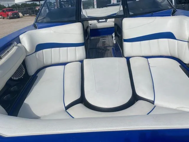 Slide: The Image of Malibu Wakesetter 22 MXZ 2012 - 9