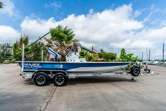 Slide: The Image of Majek 22 XTREME 2025 - 1