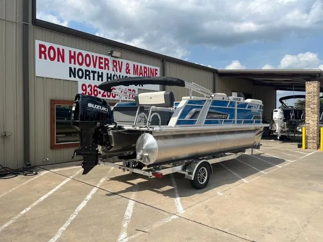 Slide: The Image of 2025 Starcraft EX20QDH pontoon boat at Ron Hoover RV & Marine dealership. - 8