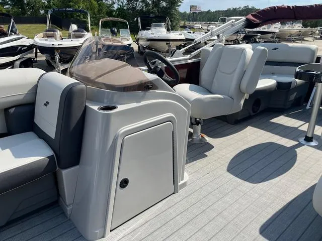 Slide: The Image of Starcraft EX 20 R 2025 - 11