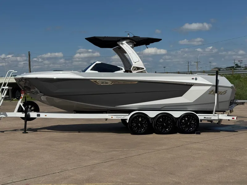 Slide: The Image of Tigé 25ZX Ultre' 2024 - 1