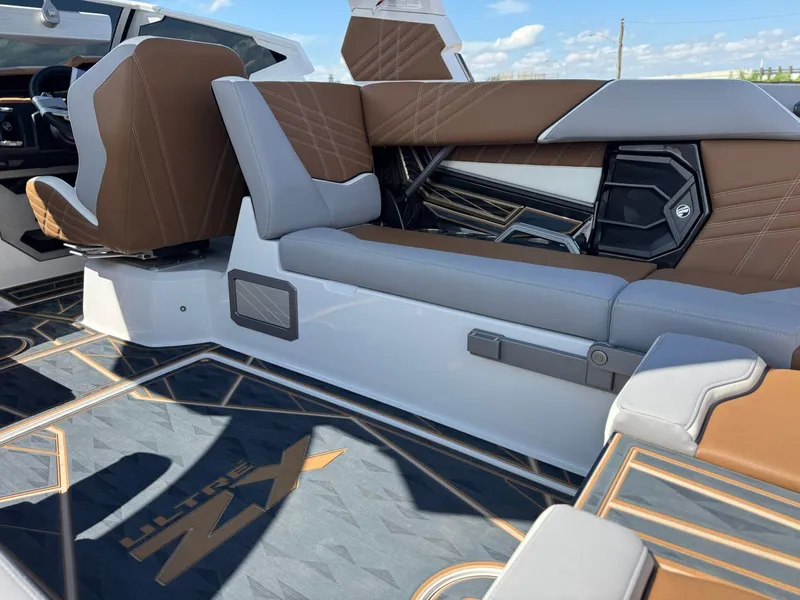 Slide: The Image of Tigé 25ZX Ultre' 2024 - 14