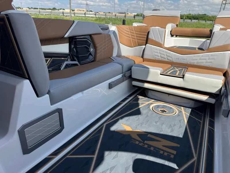 Slide: The Image of Tigé 25ZX Ultre' 2024 - 15