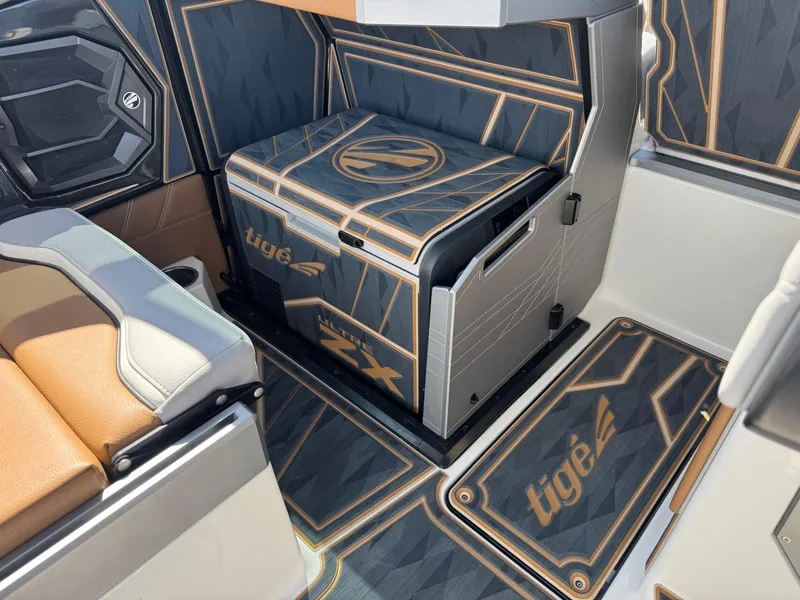 Slide: The Image of Tigé 25ZX Ultre' 2024 - 19