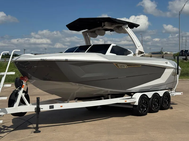 Slide: The Image of Tigé 25ZX Ultre' 2024 - 2