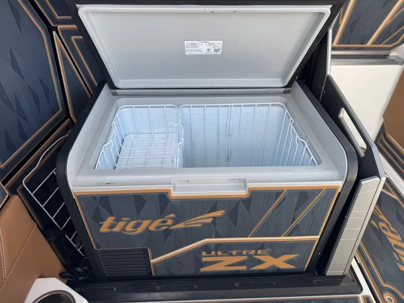 Slide: The Image of Tigé 25ZX Ultre' 2024 - 21