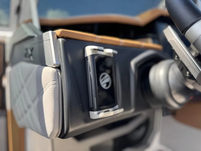 Slide: The Image of Tigé 25ZX Ultre' 2024 - 29