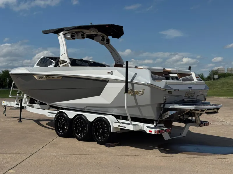 Slide: The Image of Tigé 25ZX Ultre' 2024 - 3