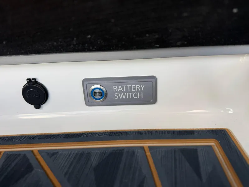 Slide: The Image of Tigé 25ZX Ultre' 2024 - 31