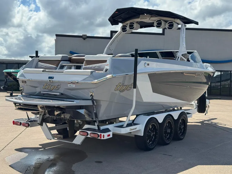 Slide: The Image of Tigé 25ZX Ultre' 2024 - 6