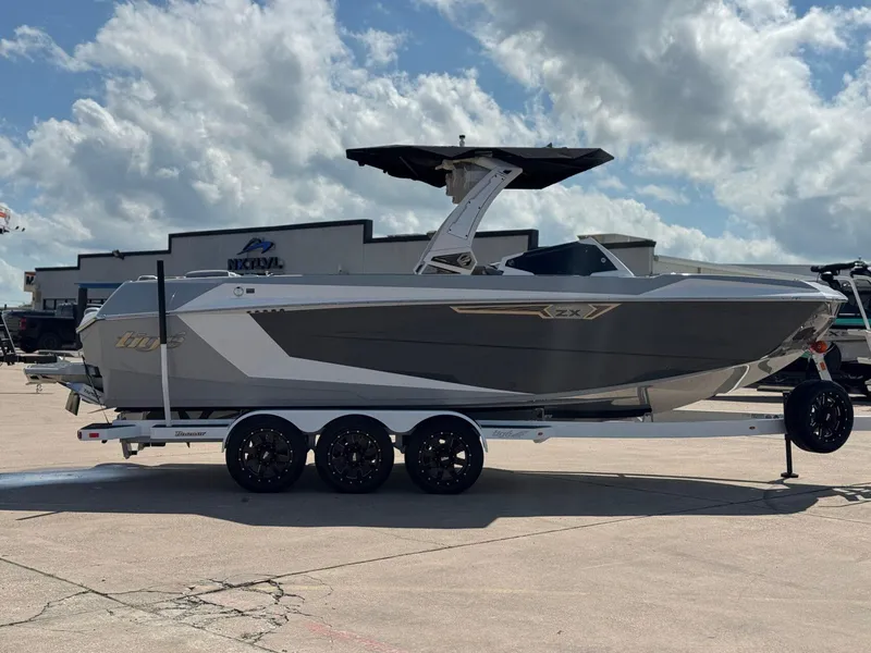 Slide: The Image of Tigé 25ZX Ultre' 2024 - 7