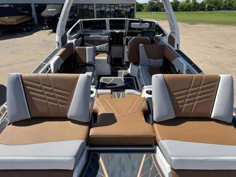 Slide: The Image of Tigé 25ZX Ultre' 2024 - 9