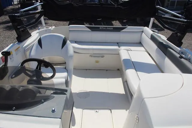 Slide: The Image of Bayliner 210 Deck Boat 2018 - 15