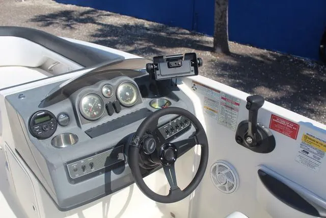 Slide: The Image of Bayliner 210 Deck Boat 2018 - 17