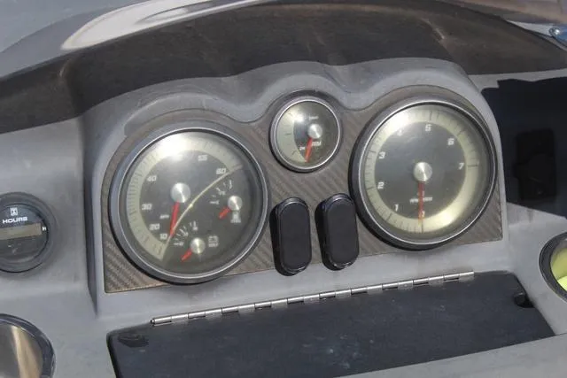 Slide: The Image of Bayliner 210 Deck Boat 2018 - 20