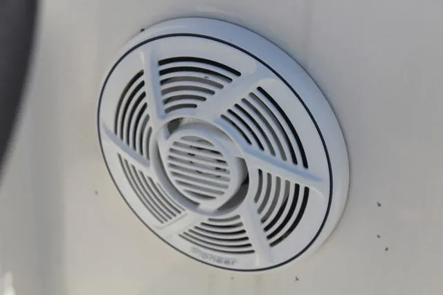 Slide: The Image of Bayliner 210 Deck Boat 2018 - 24