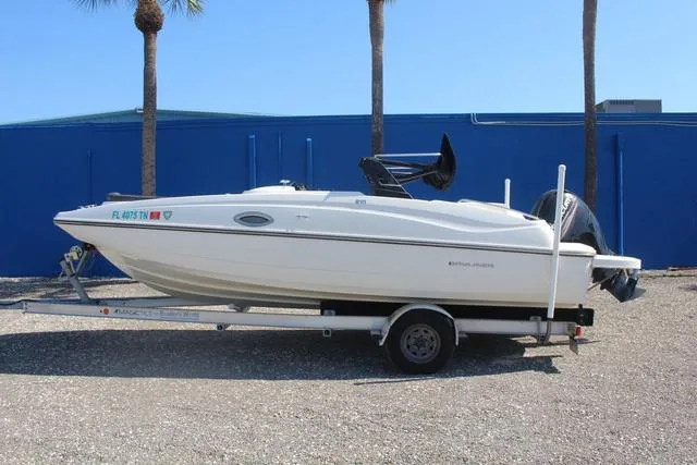 Slide: The Image of Bayliner 210 Deck Boat 2018 - 7
